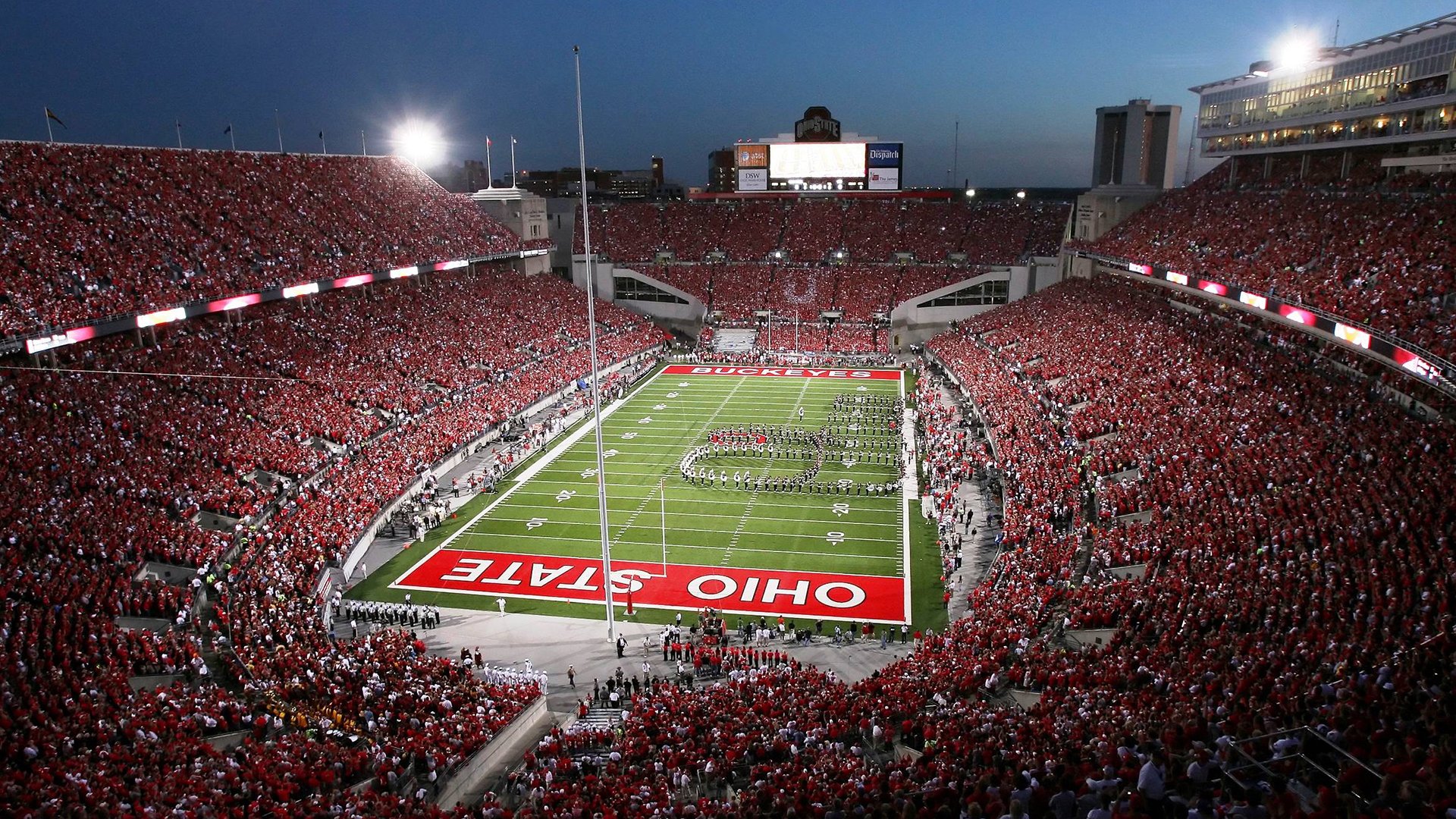 “英超积分榜形势复杂，争冠形势日益严峻”，英超积分榜超